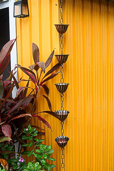 Дъждовна верига от бронзов цвят